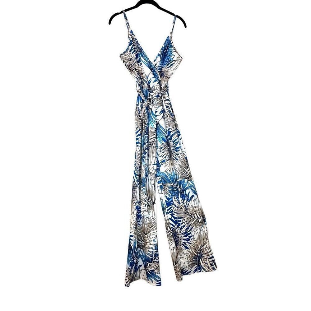 NWOT Soho Chic Palm Leaf Print Straight Leg One Piece Jumpsuit Blue White Small